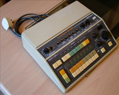 Roland-CR8000"